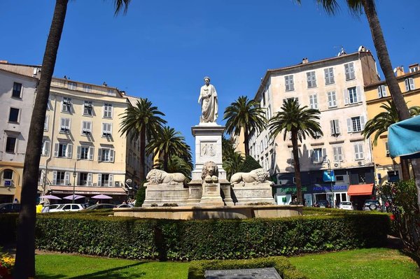 Pourquoi faire appel à une agence immobilière à Ajaccio ?