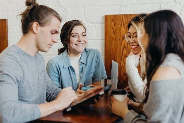 Comment consulter les avis des clients sur les agences immobilières spécialisées dans la location ?
